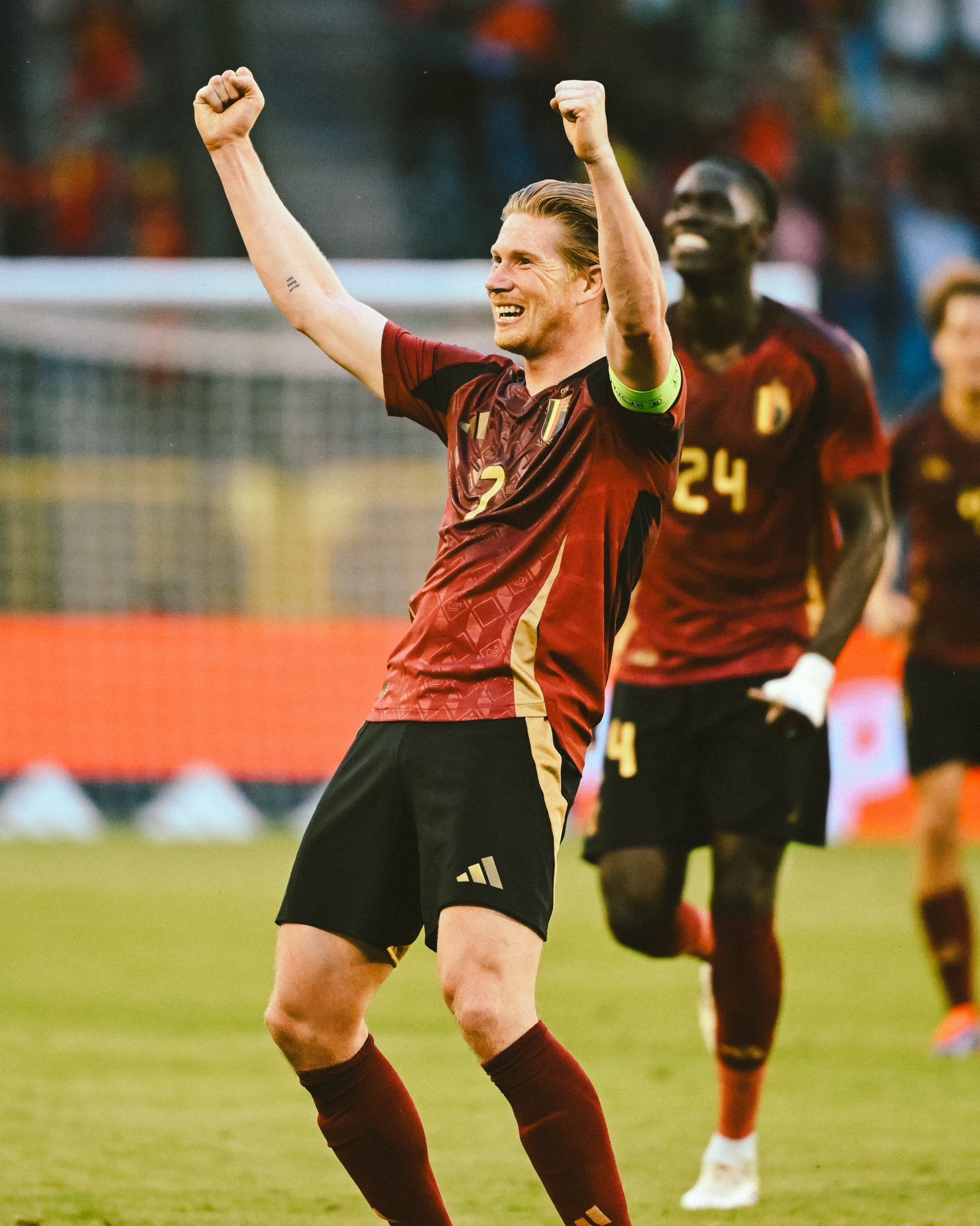 开云体育全站-集结日拜仁慕尼黑调整名单以备欧篮联；迎来里程碑环节打磨；管理层满意；团队化学反应显著(拜仁慕尼黑是什么联赛的)